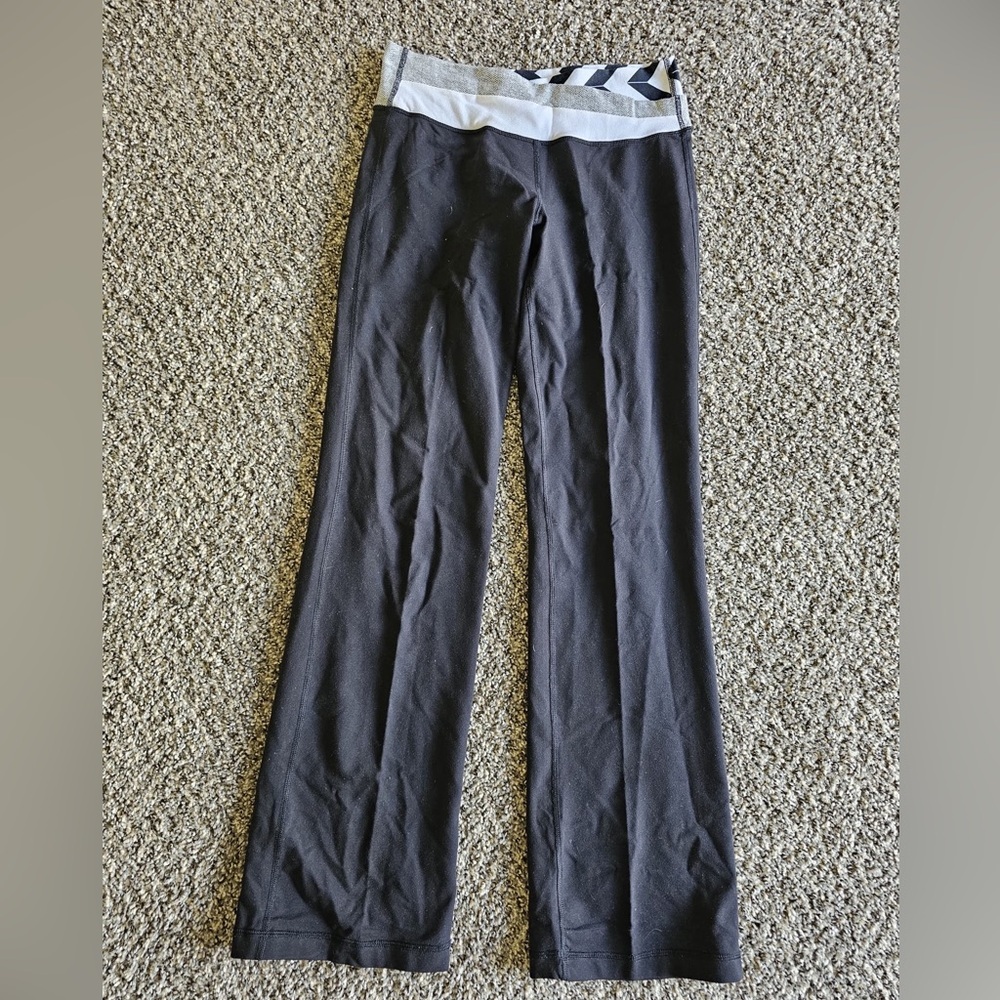 Lululemon Groove Flare Yoga Pant size 6
